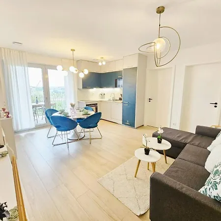 2br Flat W Terrace&parking-cd11 *