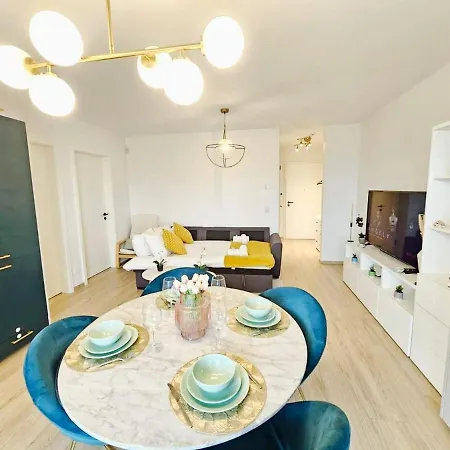 2br Flat W Terrace&parking-cd11 דירה *