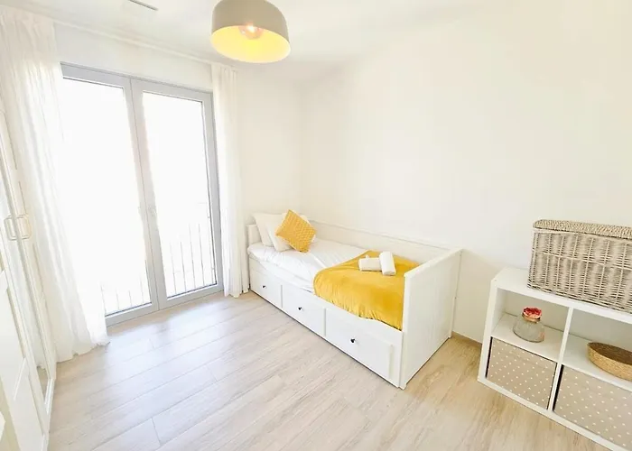 2br Flat W Terrace&parking-cd11 Lejlighed