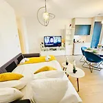 Appartement 2br Flat W Terrace&parking-cd11